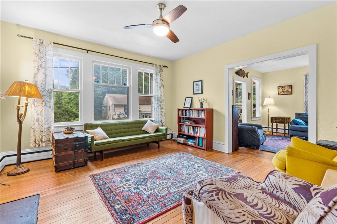 218 Pine Street Property Photo 8