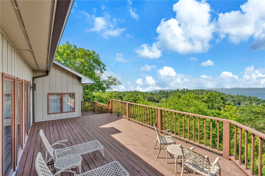 483 W Green Hill Drive Property Photo 16