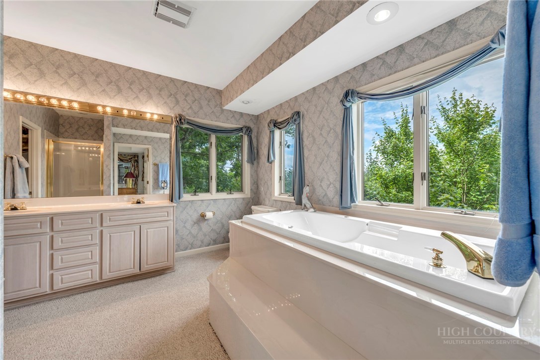483 W Green Hill Drive Property Photo 40