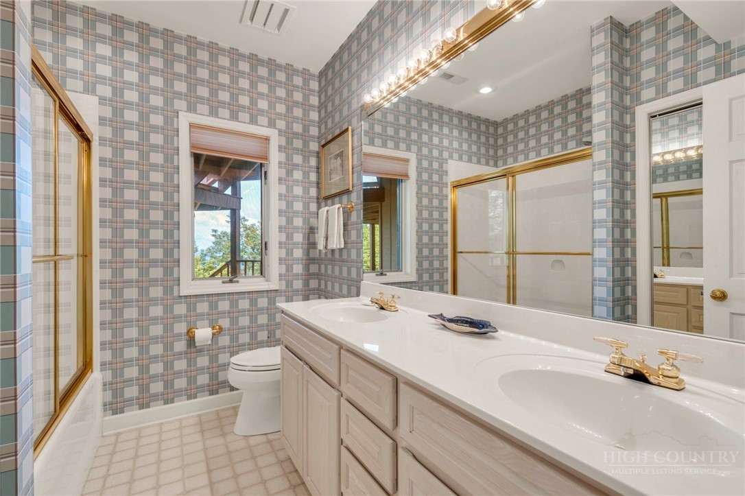 483 W Green Hill Drive Property Photo 45