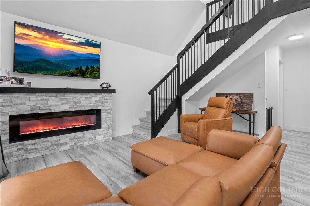 229 Greenbriar Road Property Photo 3