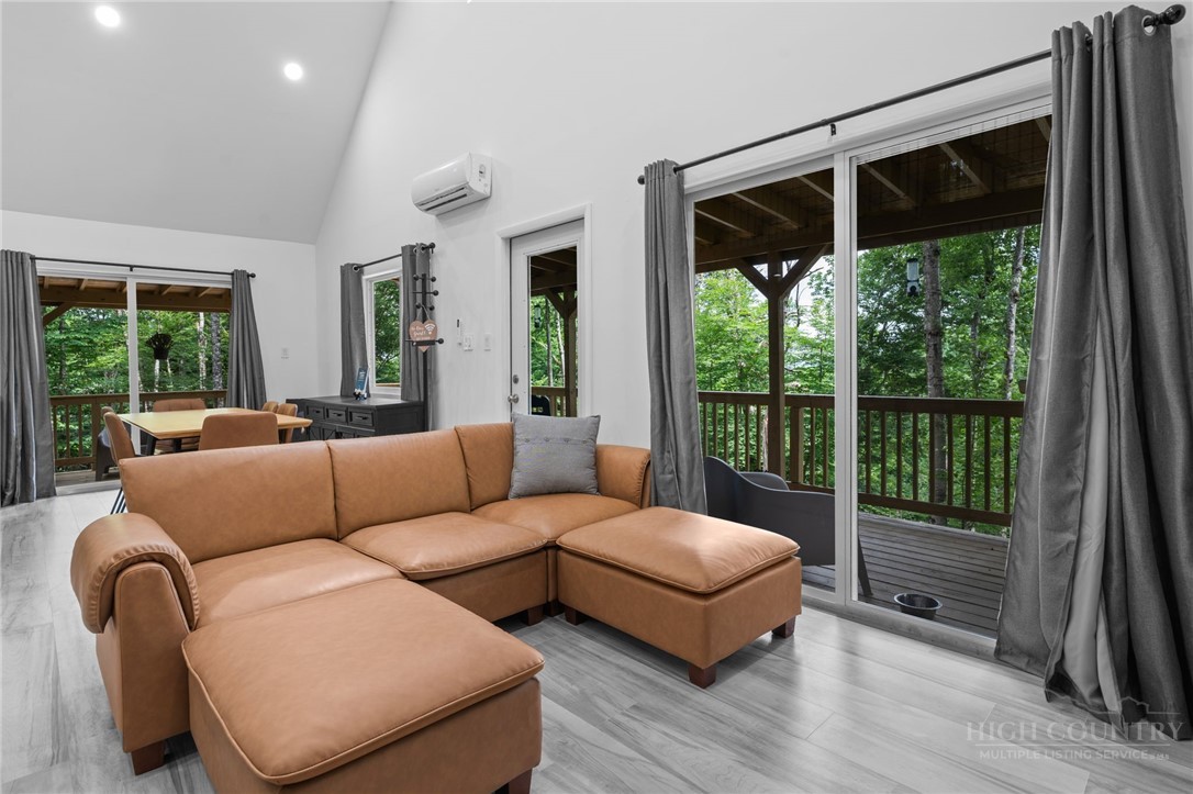 229 Greenbriar Road Property Photo 4