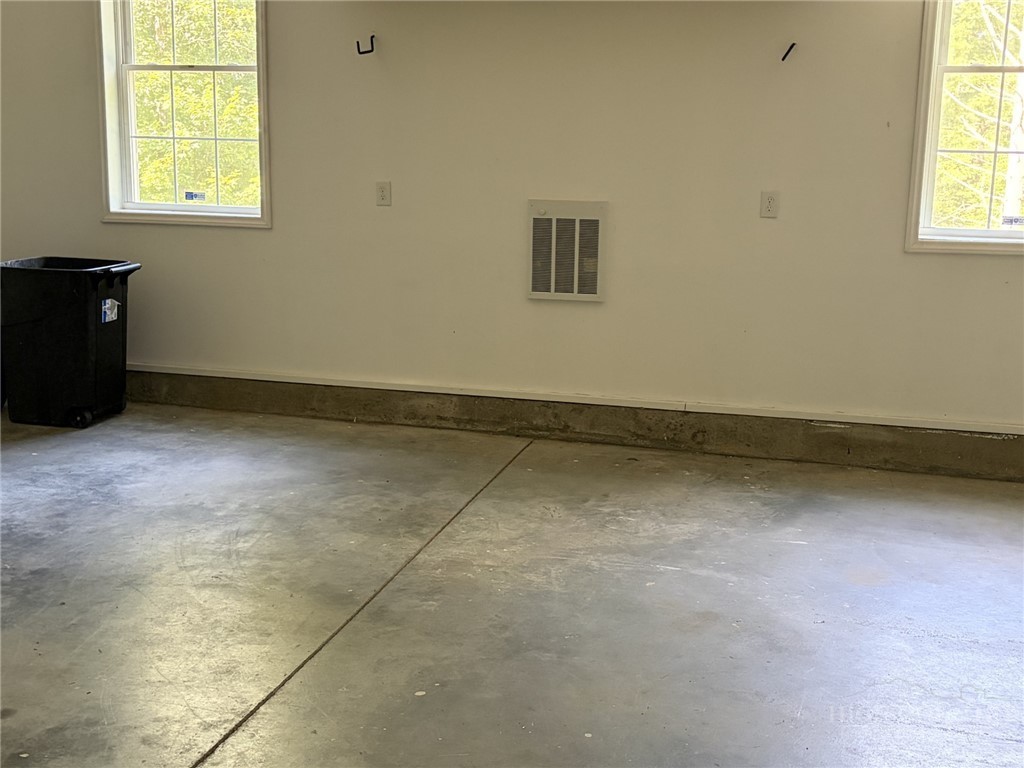 324 Hidden Spring Road Property Photo 9