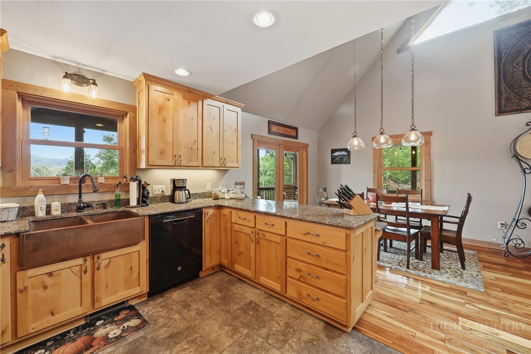 1400 Rustic Road Property Photo 16