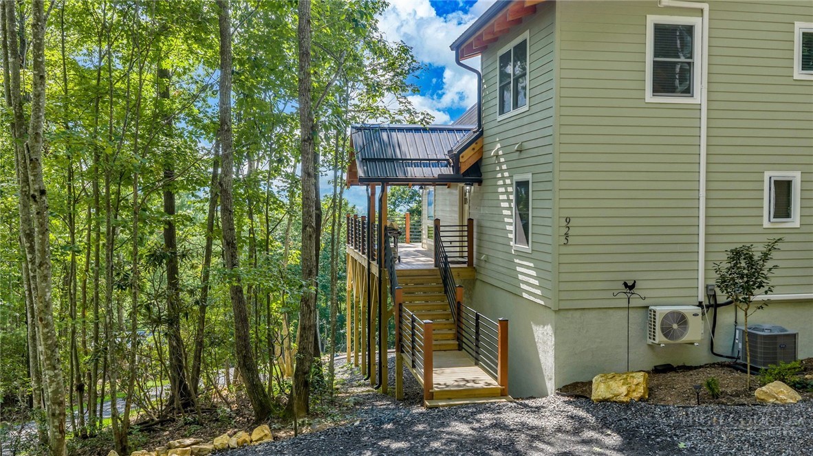 925 Red Sleigh Way Property Photo 13