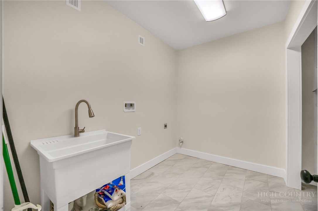 925 Red Sleigh Way Property Photo 43