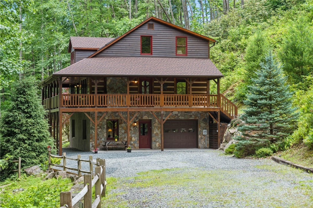 211 Wades Lane Property Photo 3