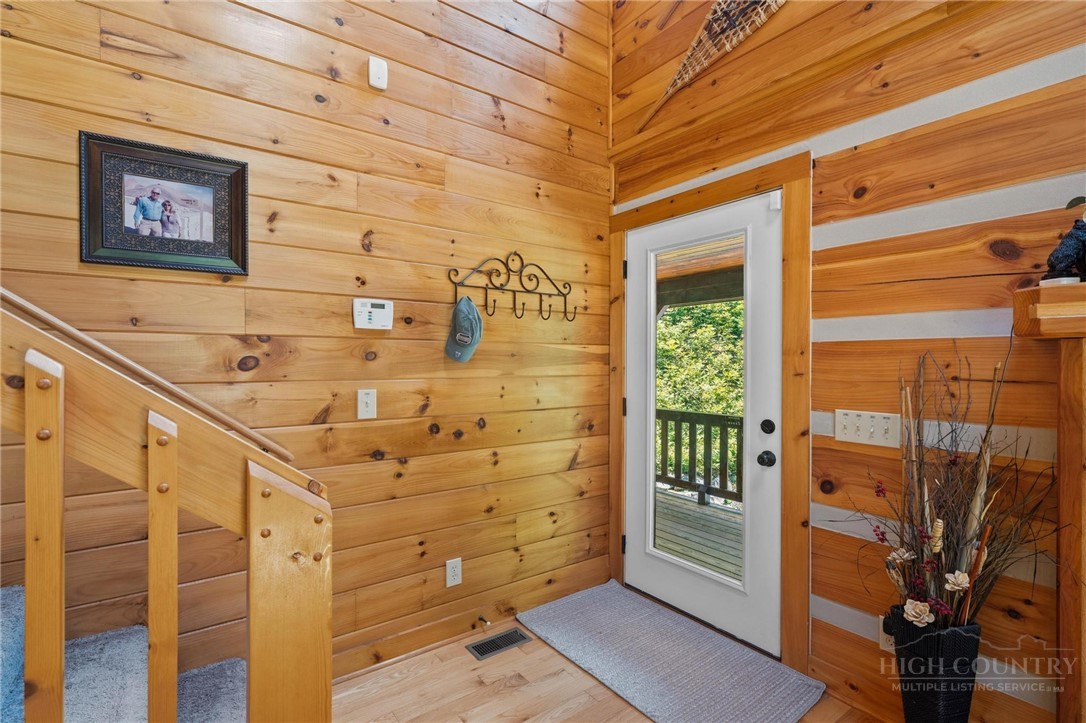 211 Wades Lane Property Photo 8
