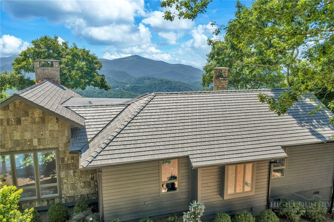 1122 Summit Park Drive Property Photo 4