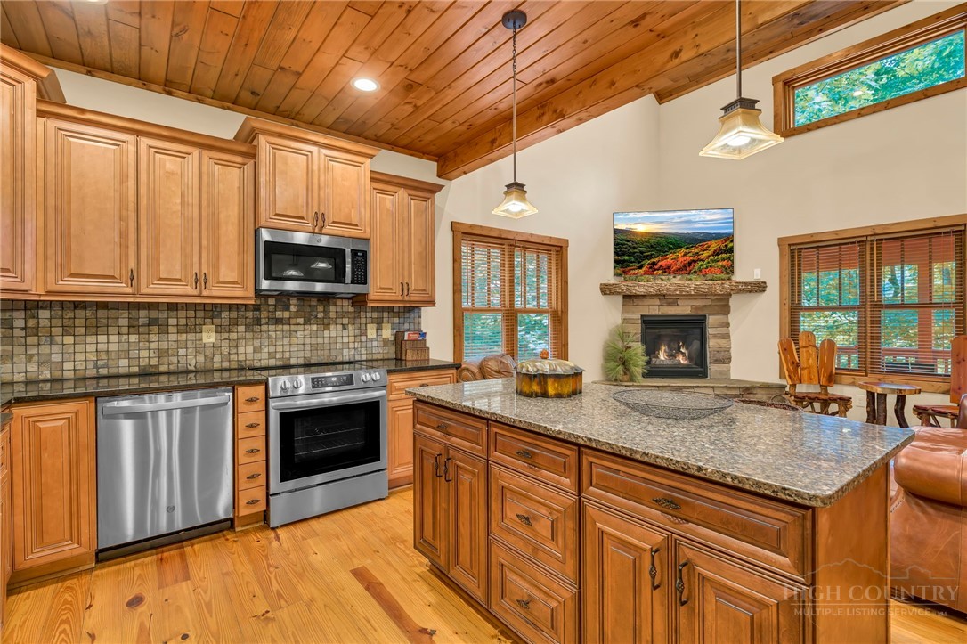 3947 Blackberry Crest Lane Property Photo 13