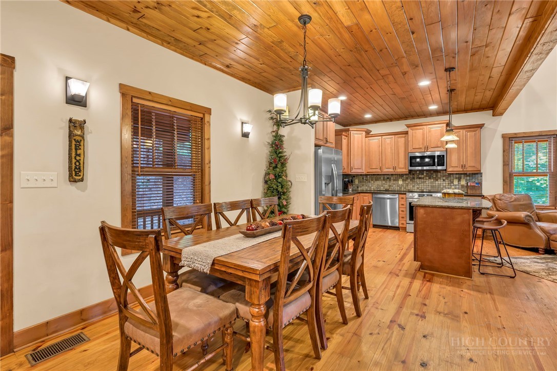 3947 Blackberry Crest Lane Property Photo 15
