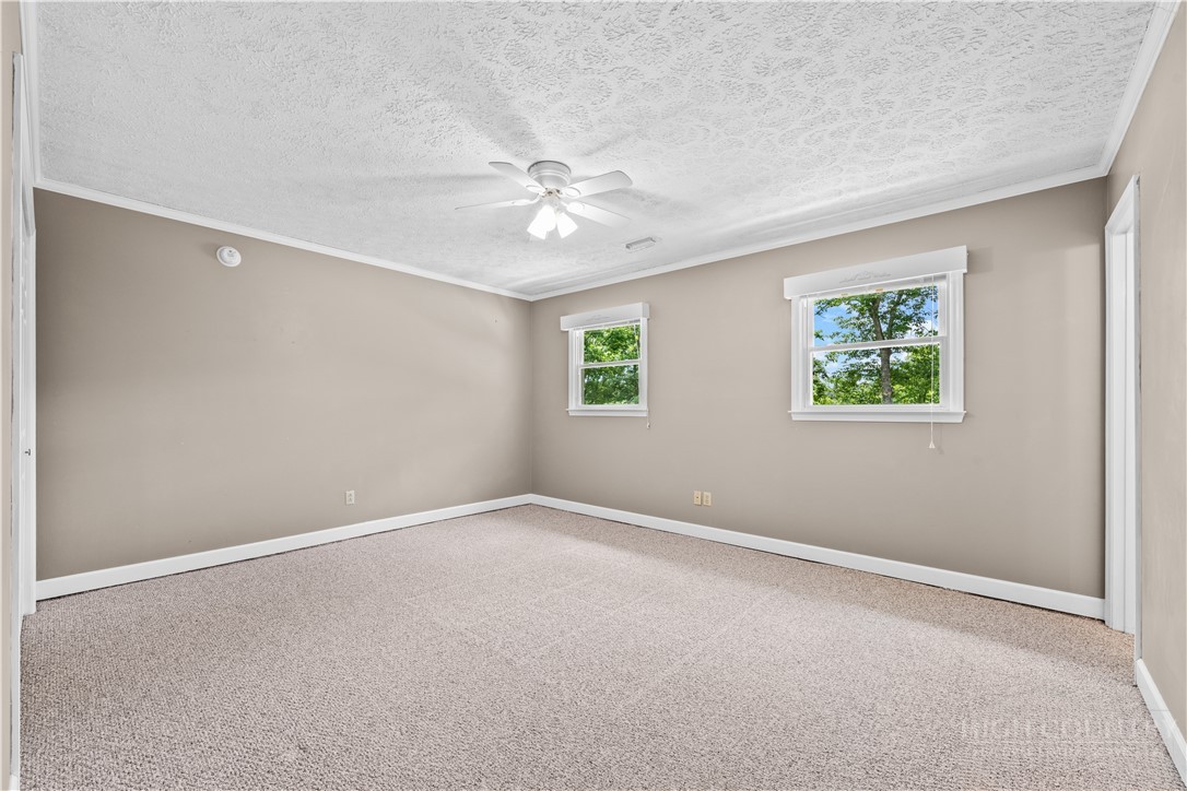945 Seven Oaks Road Property Photo 12