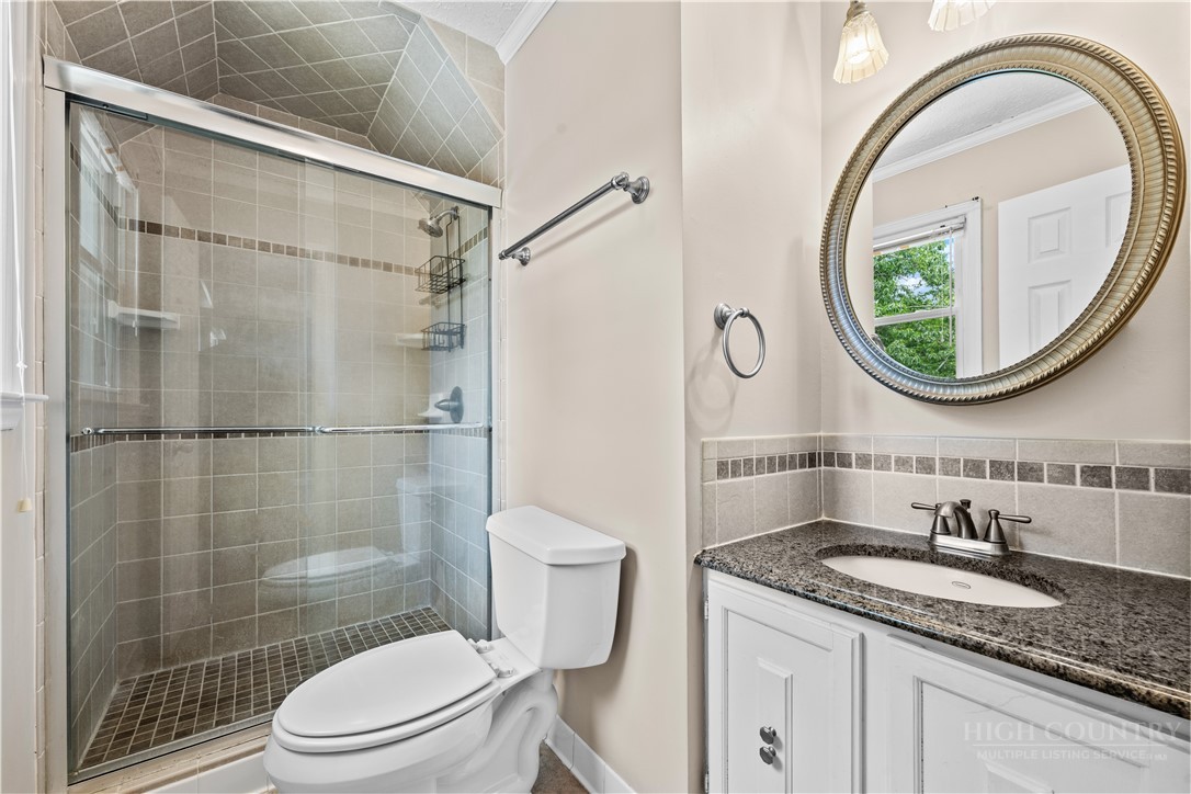 945 Seven Oaks Road Property Photo 15