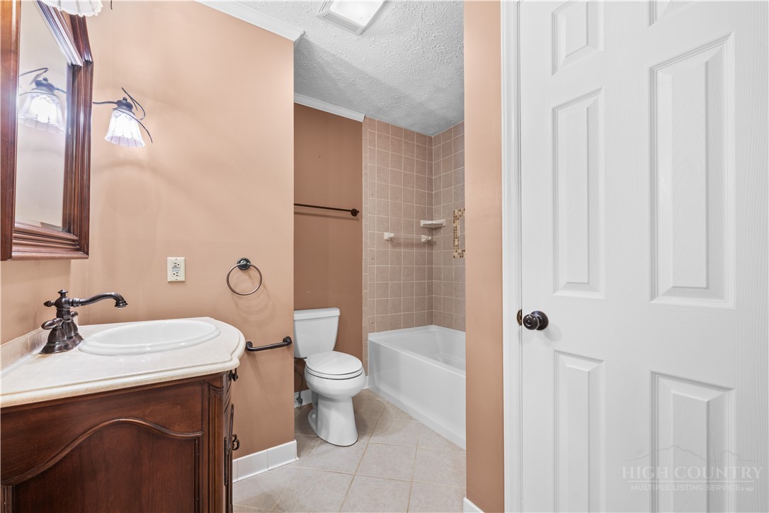 945 Seven Oaks Road Property Photo 19