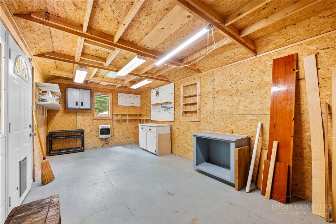 945 Seven Oaks Road Property Photo 32
