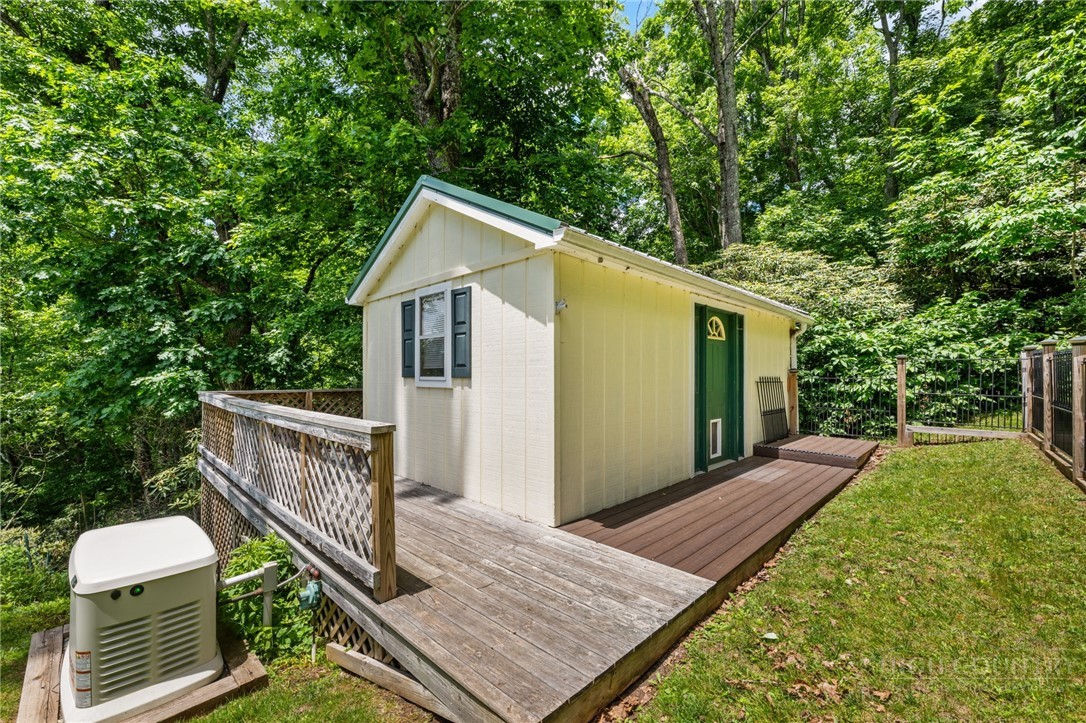 945 Seven Oaks Road Property Photo 36