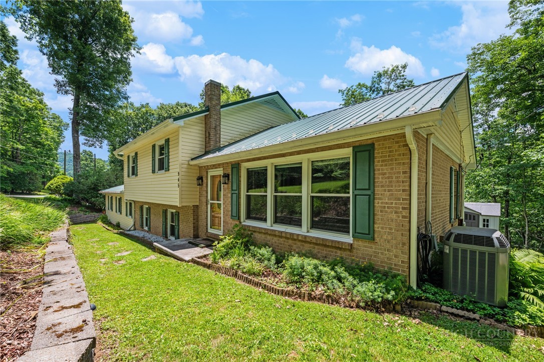 945 Seven Oaks Road Property Photo 39