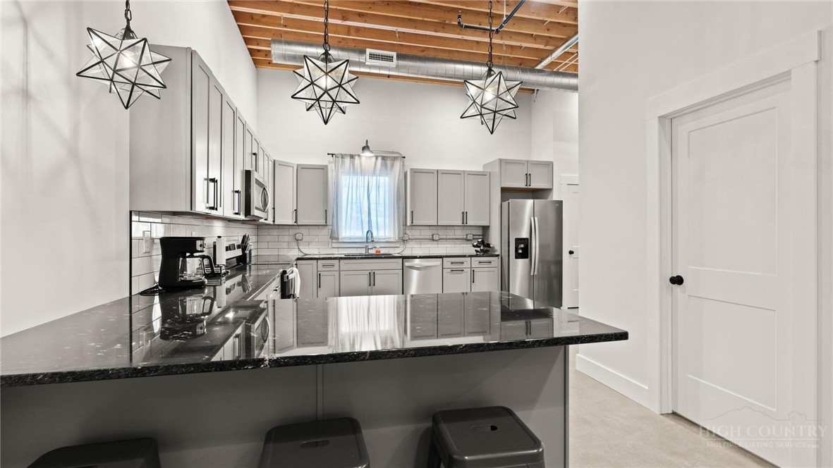 215 S Jefferson Station Place 210 Property Photo 13