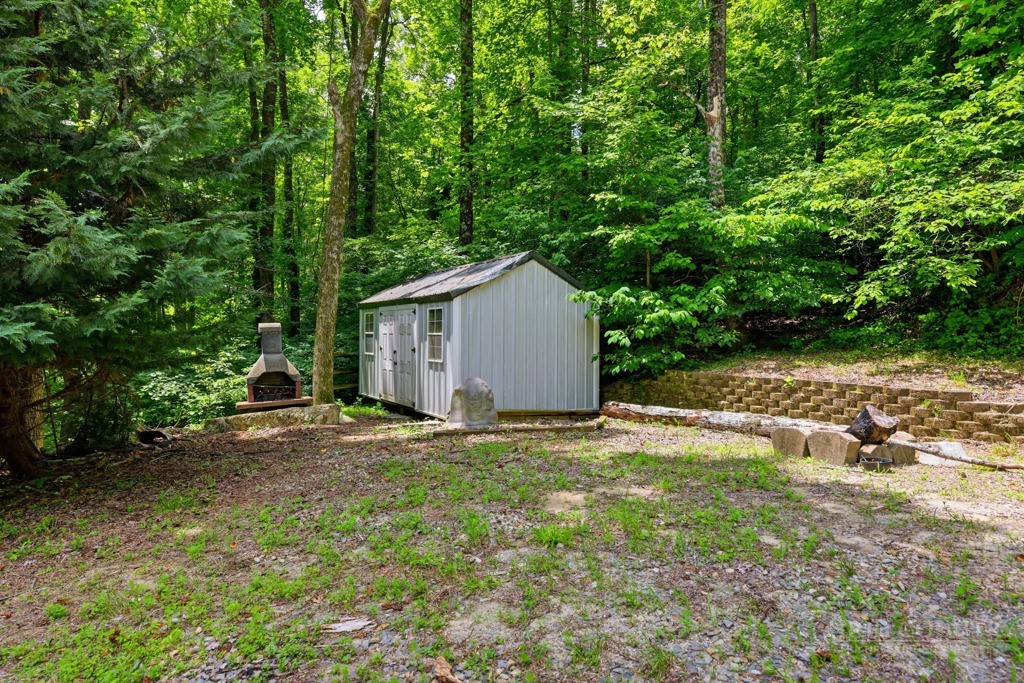 255 Treadway Ridge Road Property Photo 12