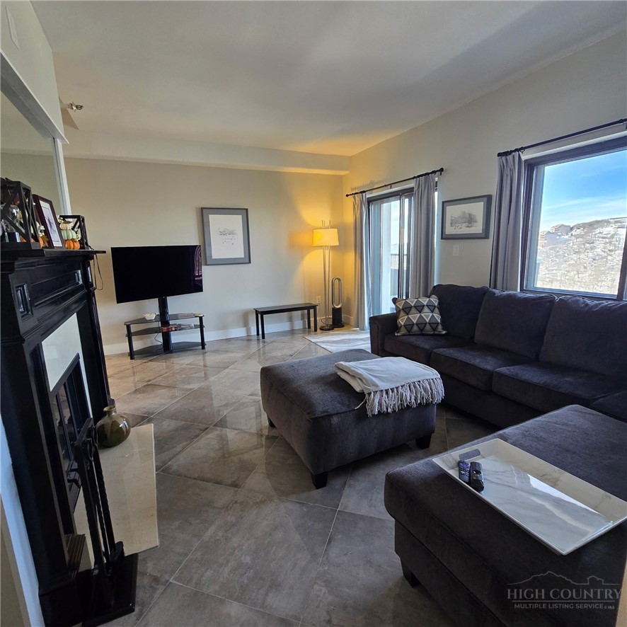 303 Sugar Top Drive 2011 Property Photo 15