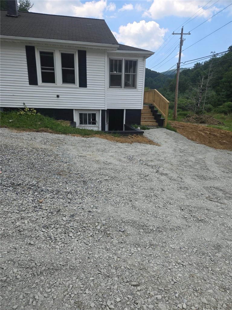 1443 Old Toe River Road Property Photo 2
