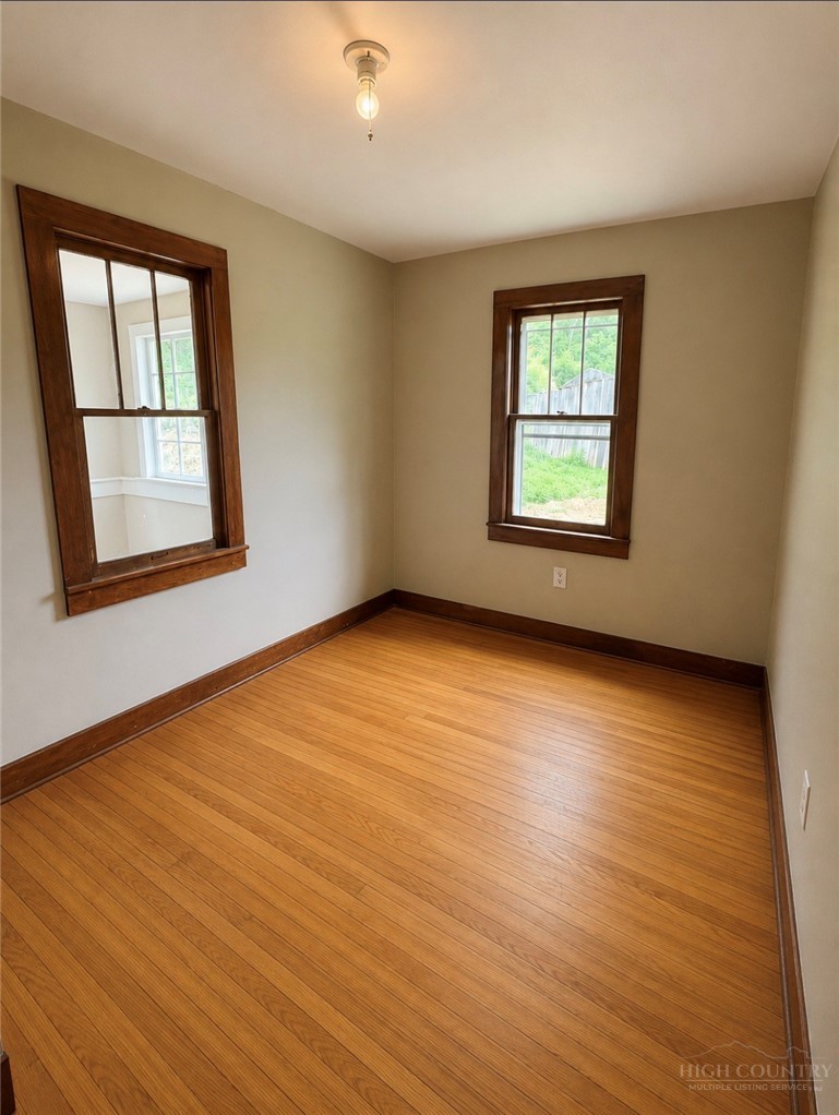 1443 Old Toe River Road Property Photo 6