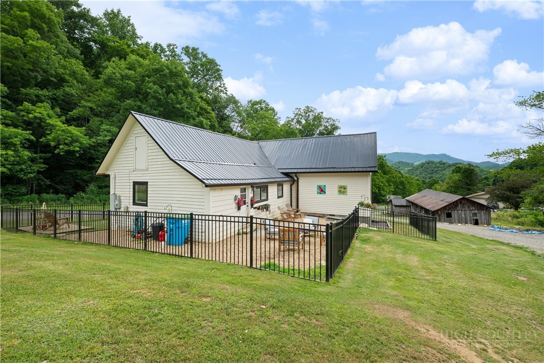 709 Fletcher Branch Property Photo 6