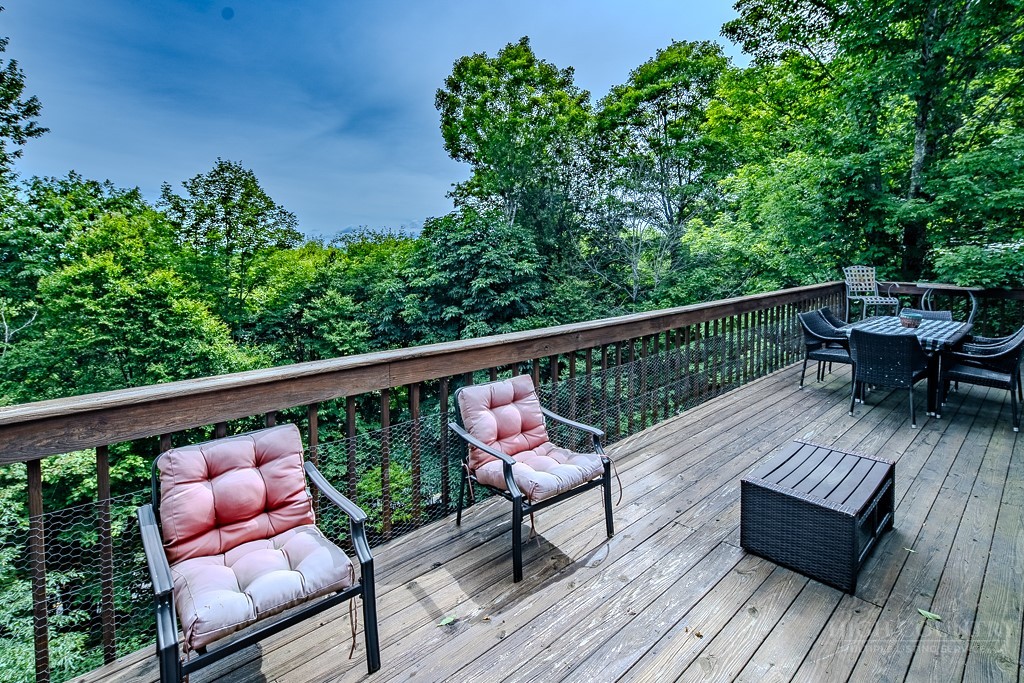 102 Red Oak Road Property Photo 12