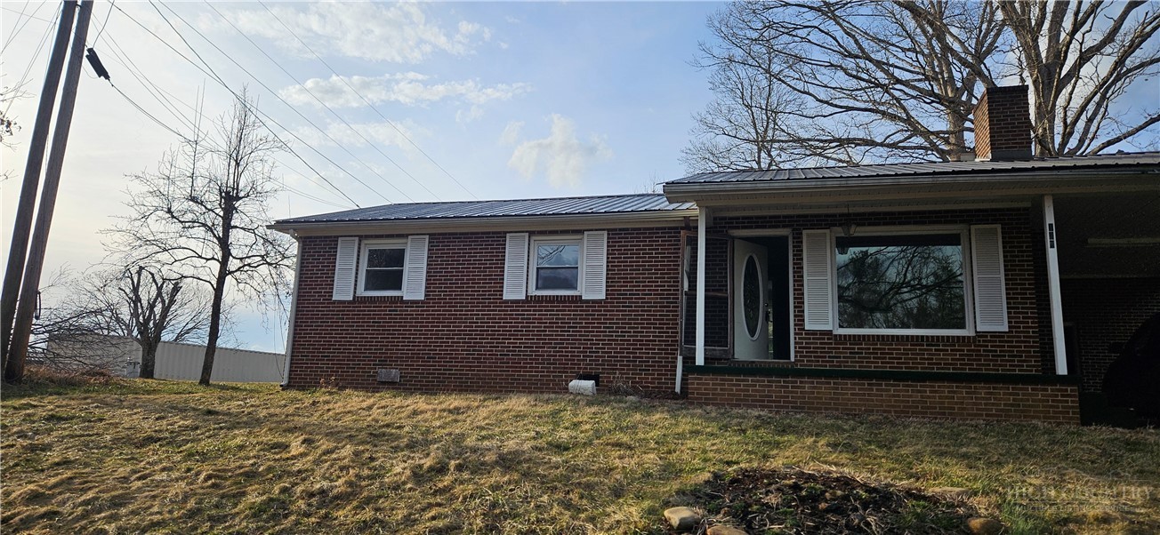 183 Maple Road Property Photo 1