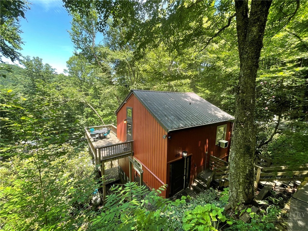 430 Laurel Ridge Road Property Photo 1