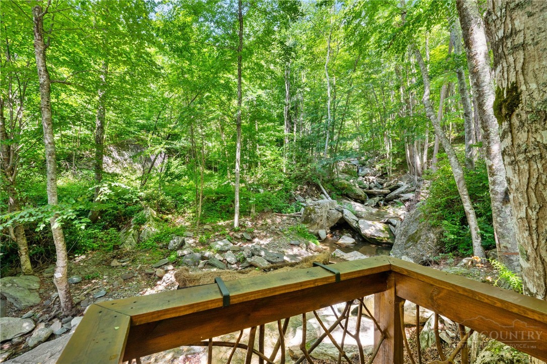 207 Woodwinds Lane Property Photo 38