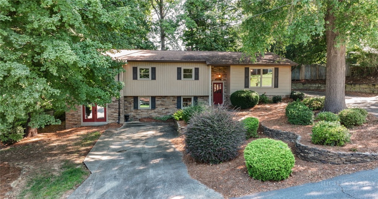 1524 Holly Circle Property Photo 1