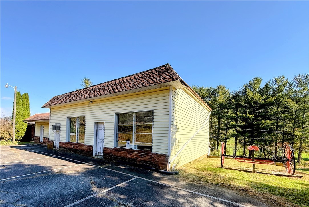 1586 Nc Highway 88 W. Property Photo 1