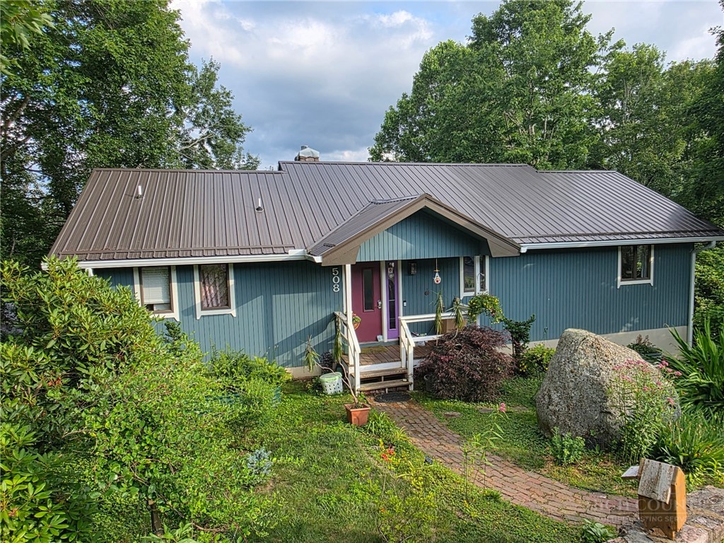 508 Laurel Lane Property Photo 2