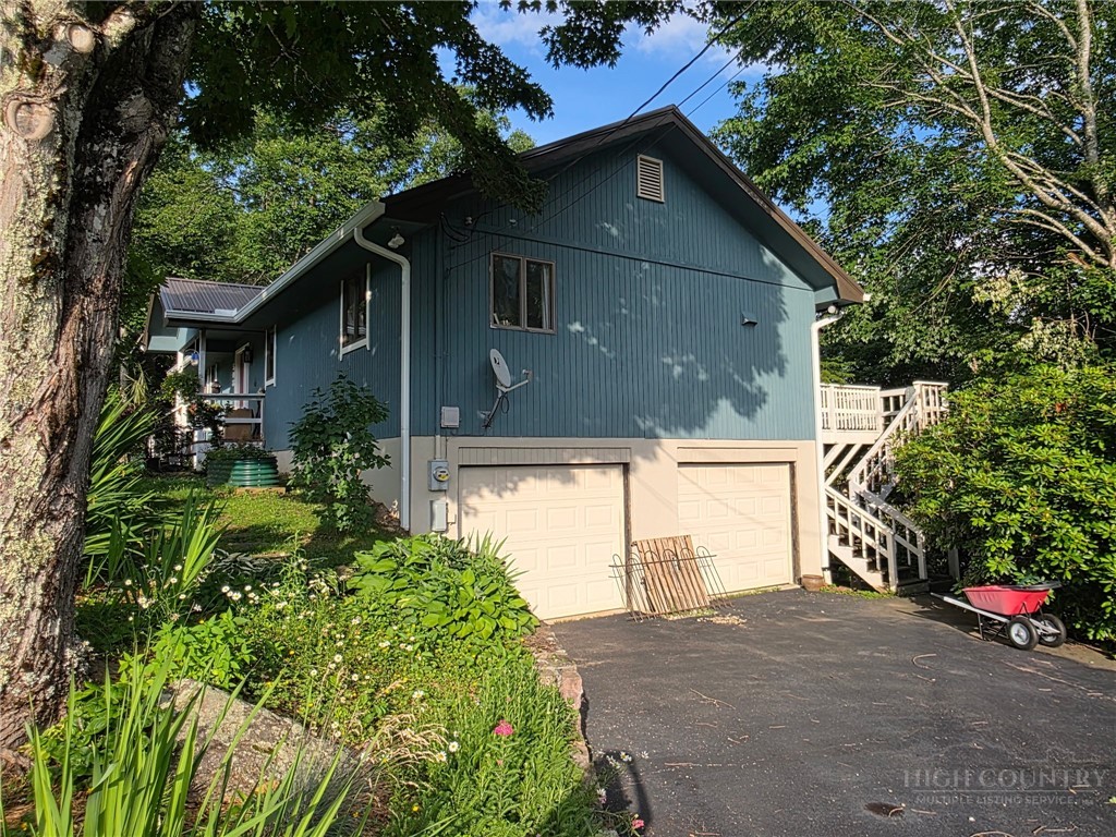 508 Laurel Lane Property Photo 4