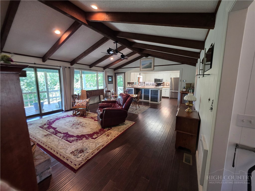 508 Laurel Lane Property Photo 14