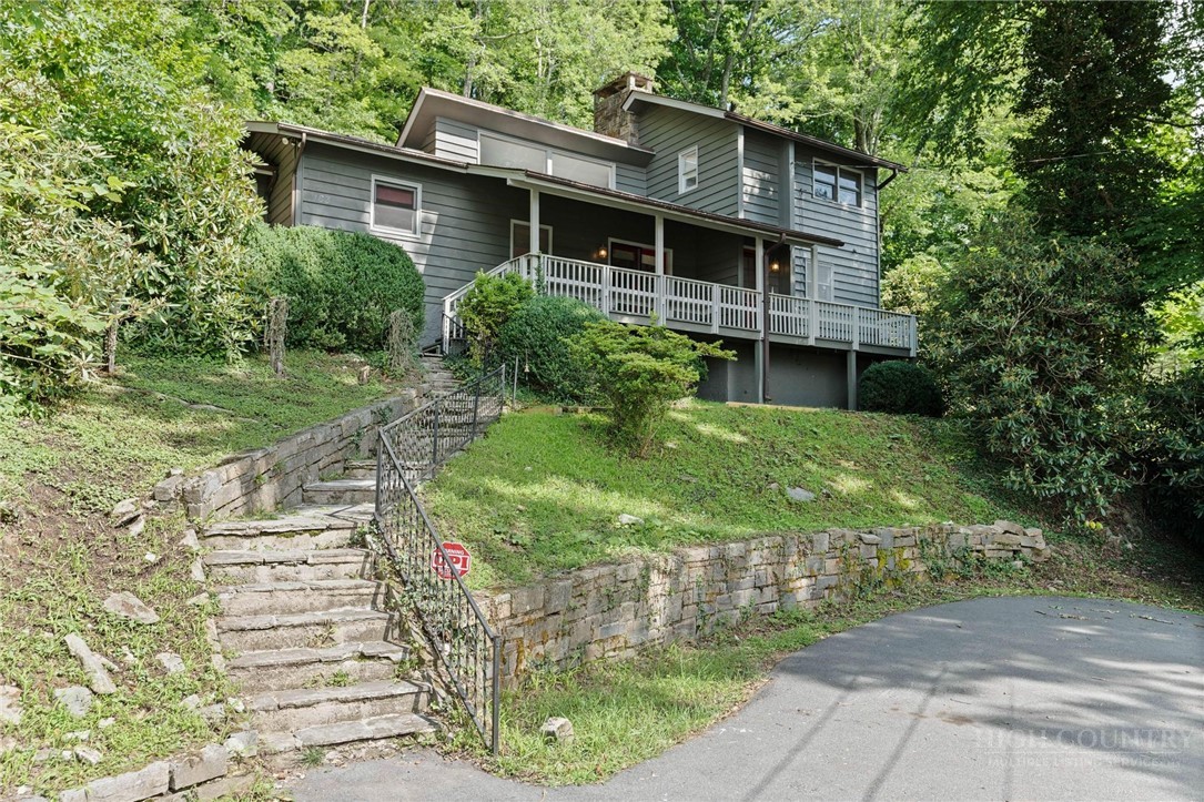 183 Lakeview Terrace Property Photo 1