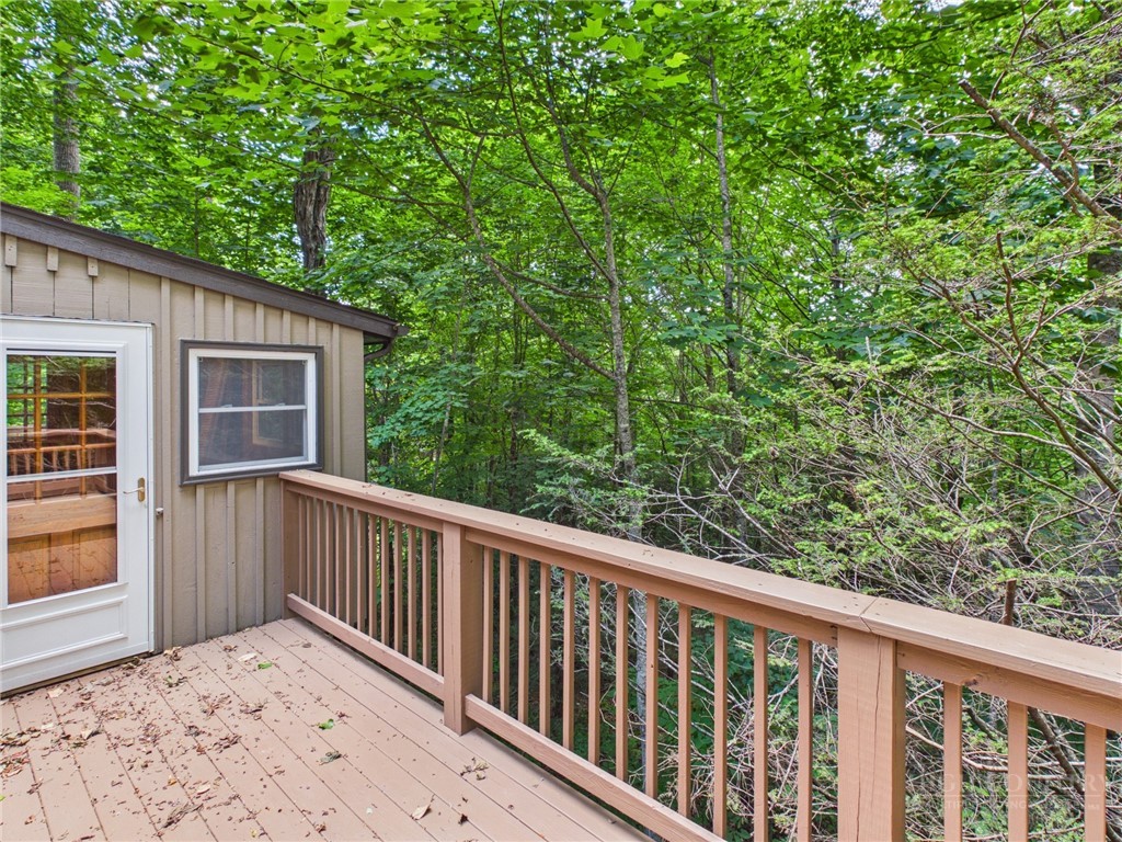 442 Timberlane Drive Property Photo 3