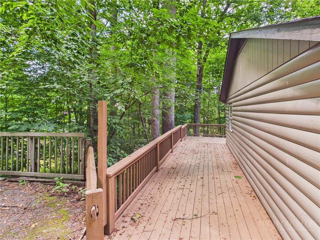 442 Timberlane Drive Property Photo 4