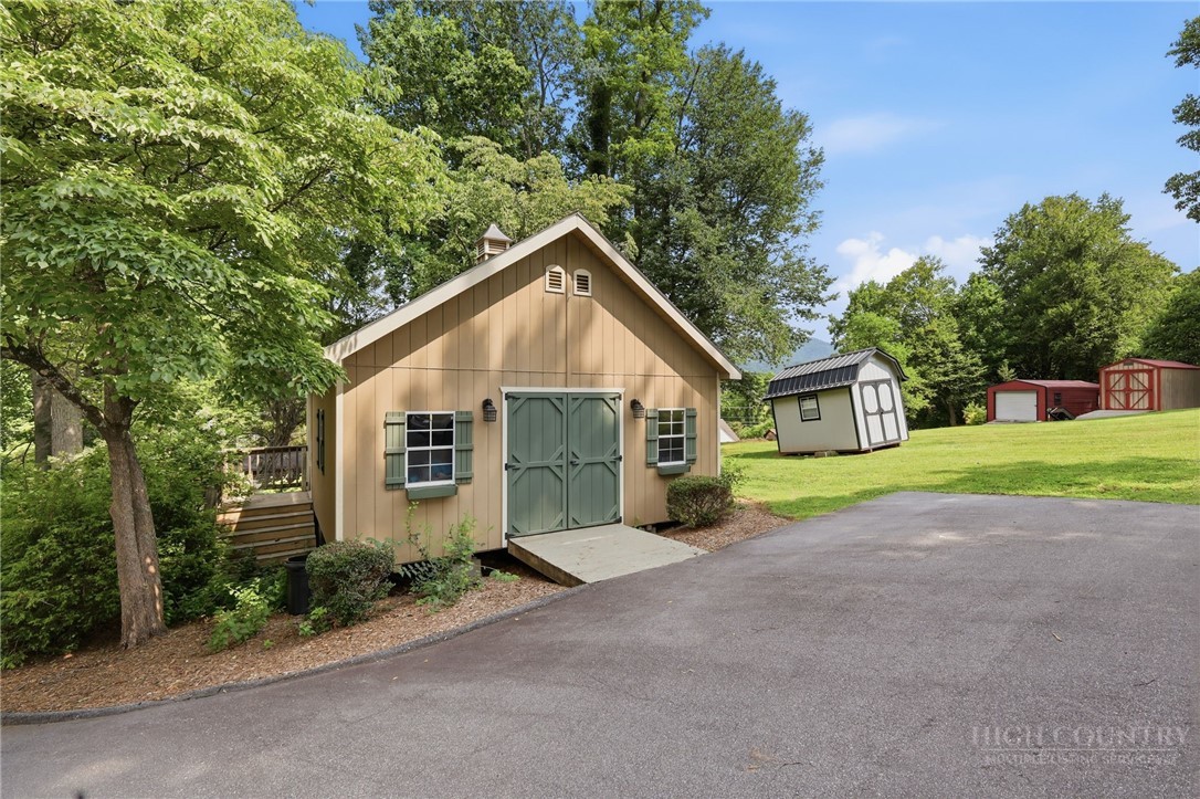 113 Hamilton Drive Property Photo 38
