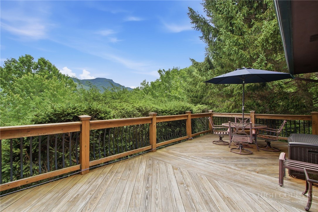 260 Woodwinds Lane