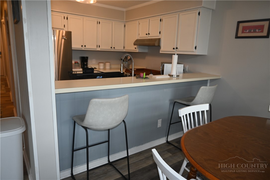301 Pinnacle Inn Road 3124 Property Photo 6