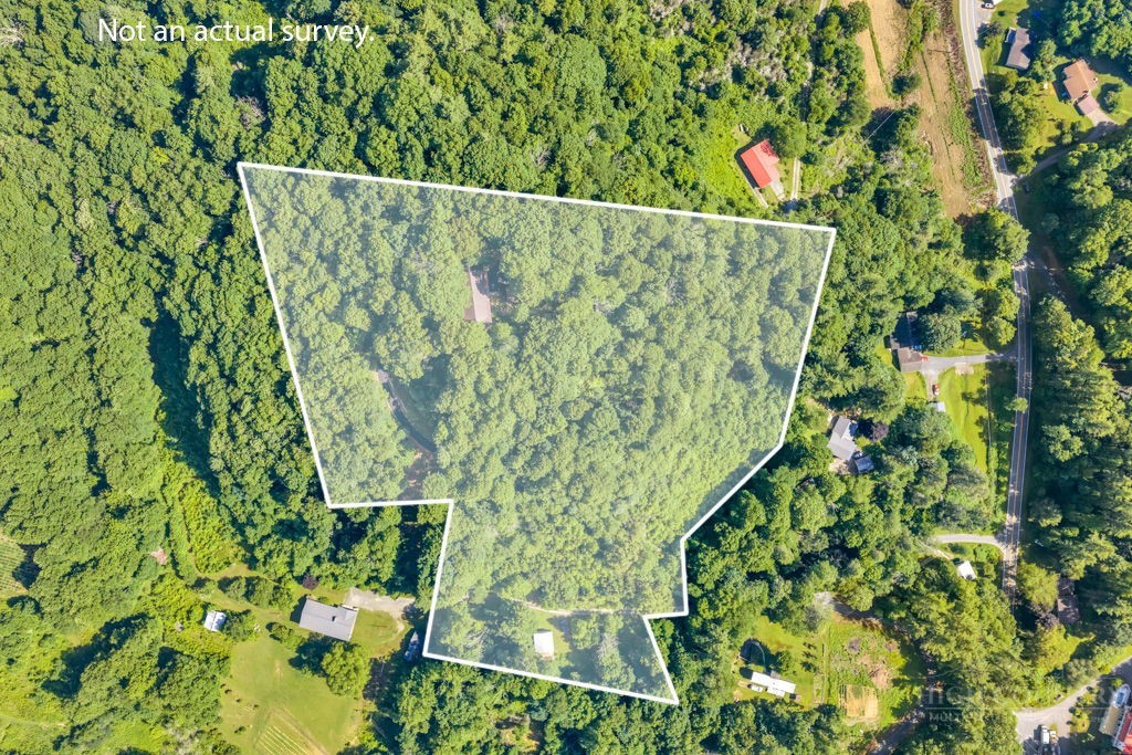 102 Ginger Hollow Road Property Photo 2