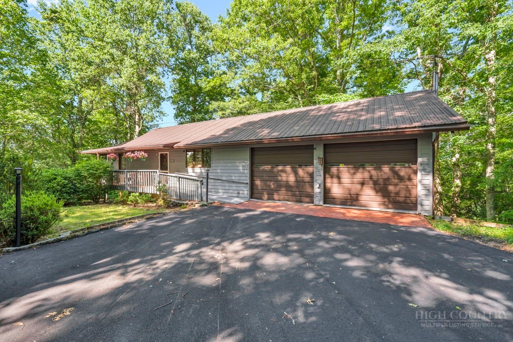 102 Ginger Hollow Road Property Photo 3