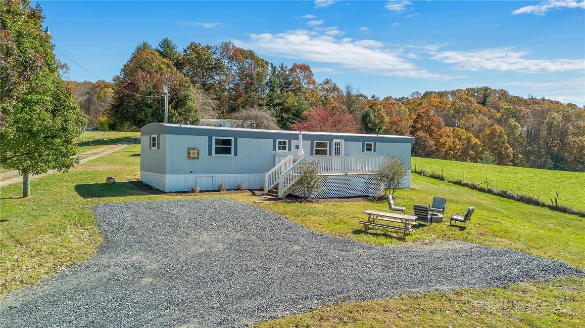 986 Wagoner Access Road Property Photo 1