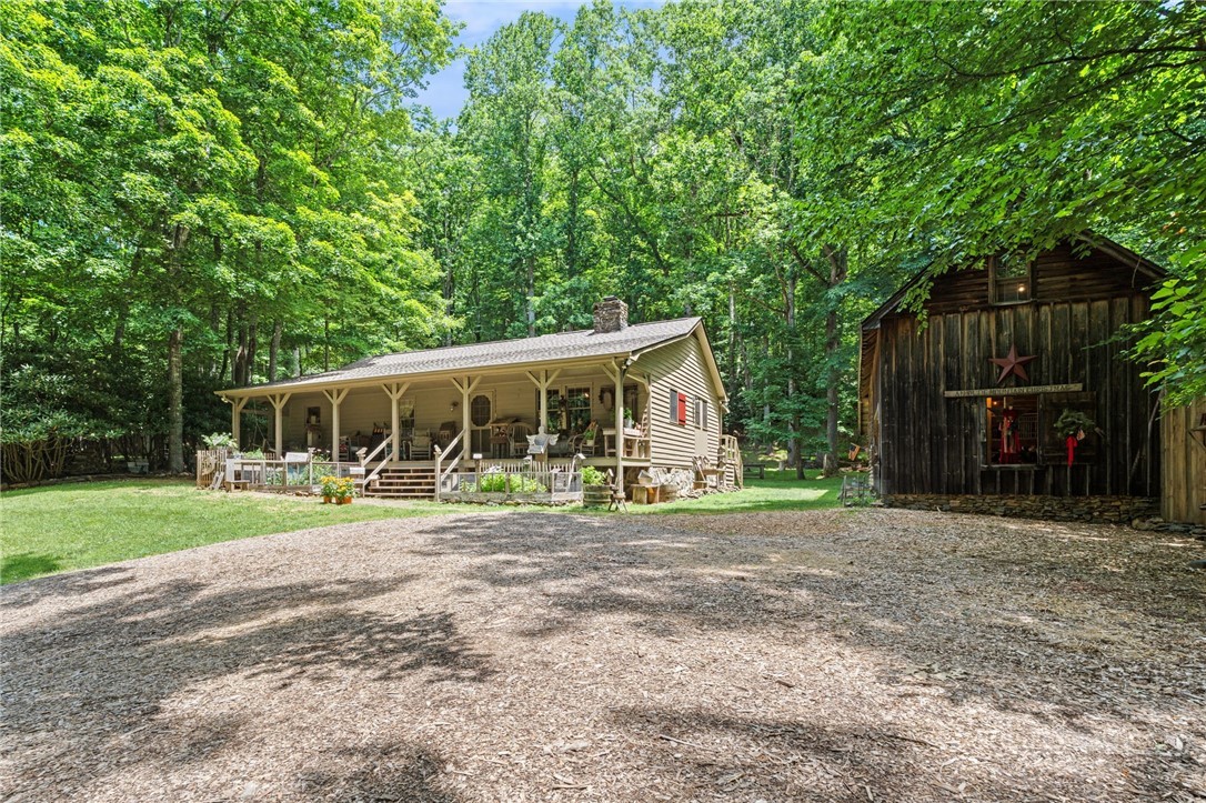 688 Laurel Creek Road Property Photo 1