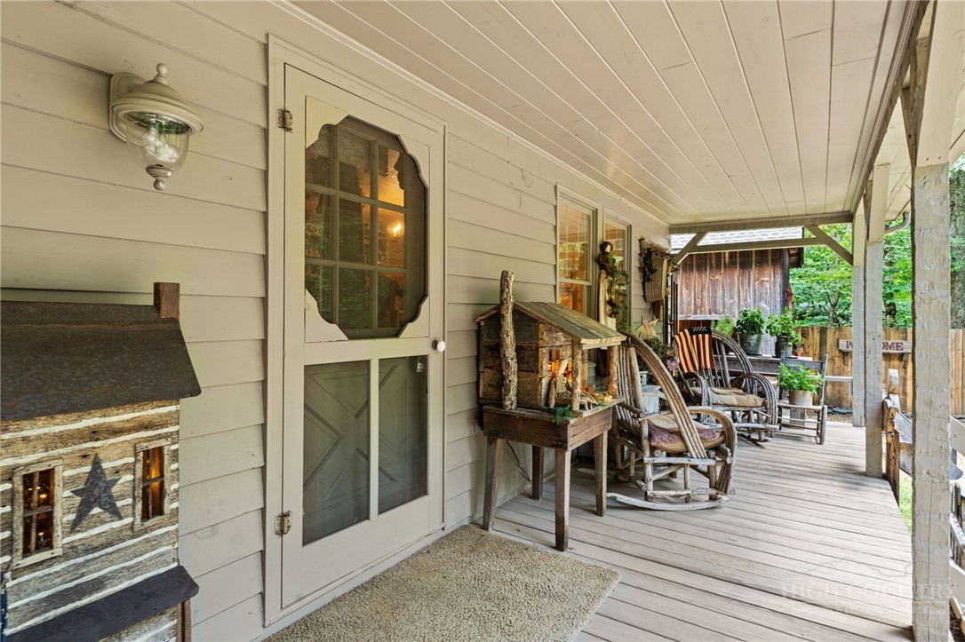 688 Laurel Creek Road Property Photo 7