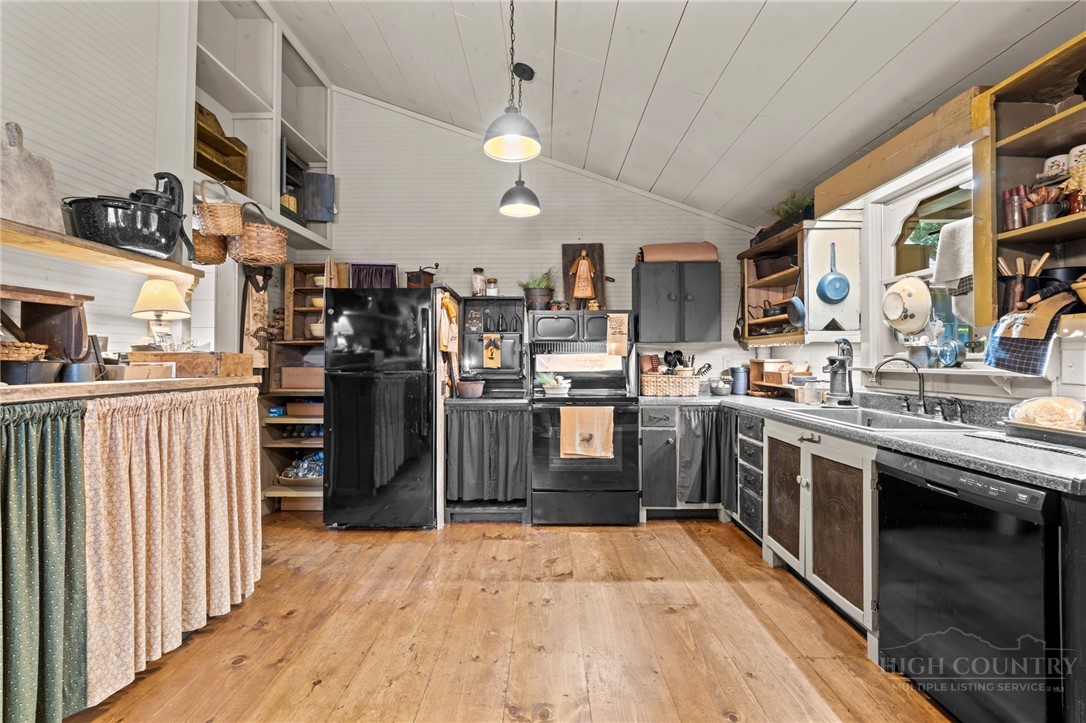 688 Laurel Creek Road Property Photo 14