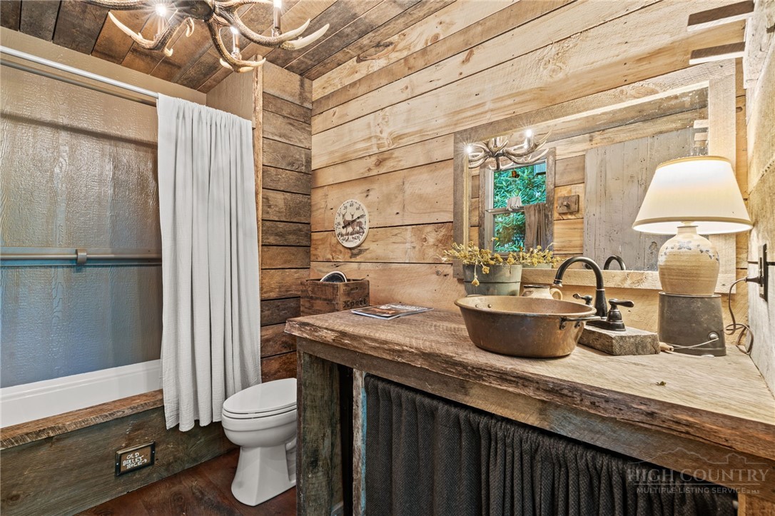 688 Laurel Creek Road Property Photo 18
