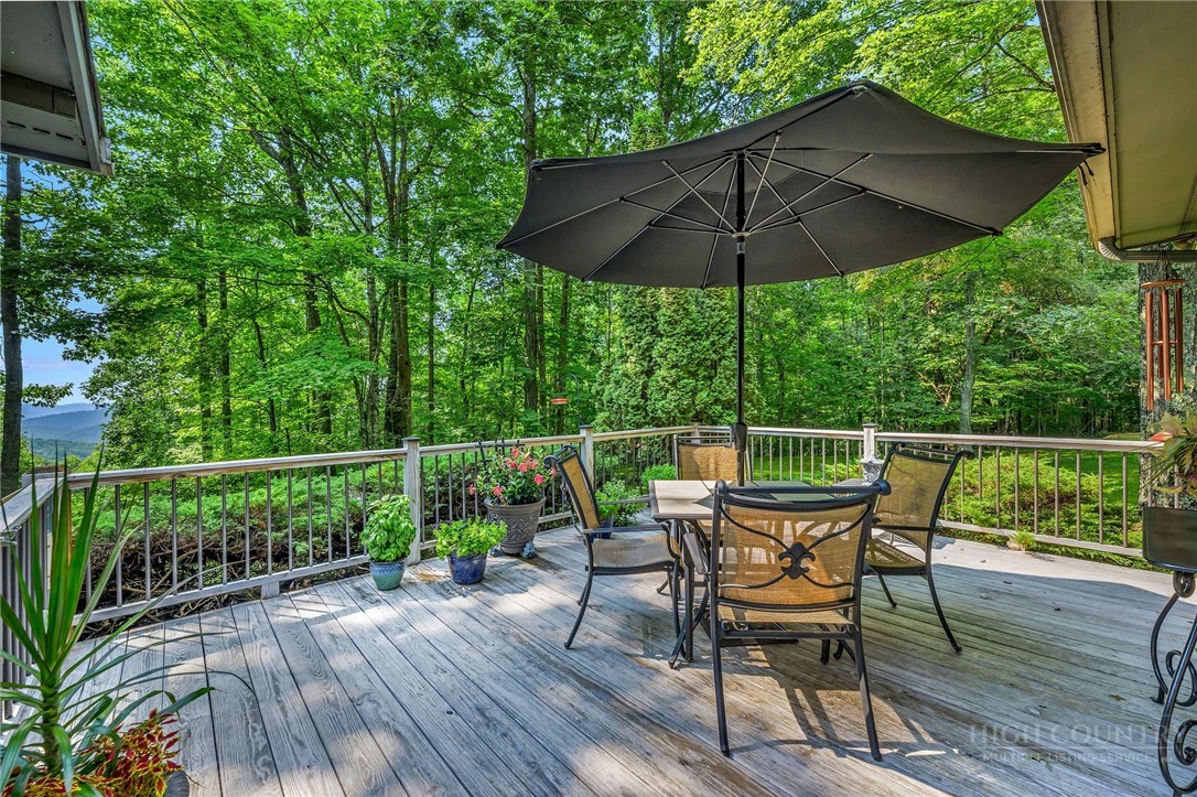1493 Laurel Creek Rd Ext Property Photo 4